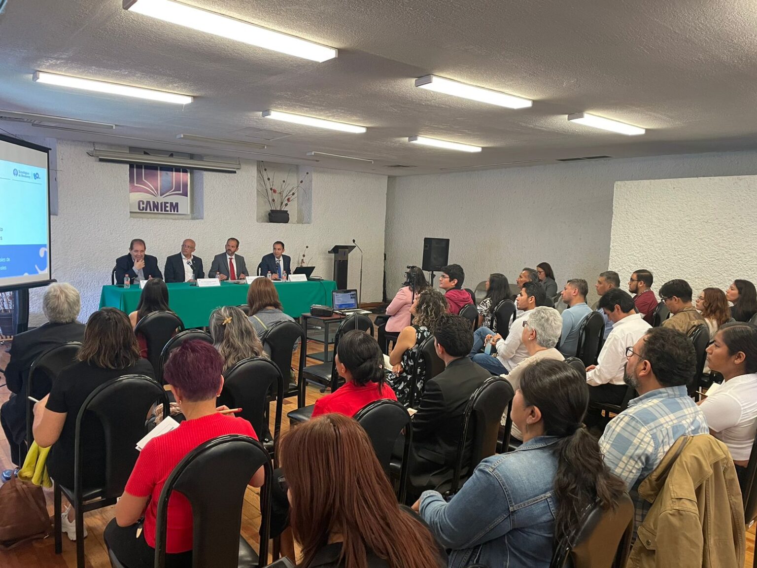 Presentan a editores de la CANIEM la XXXI FIL Monterrey 2023 CAMARA